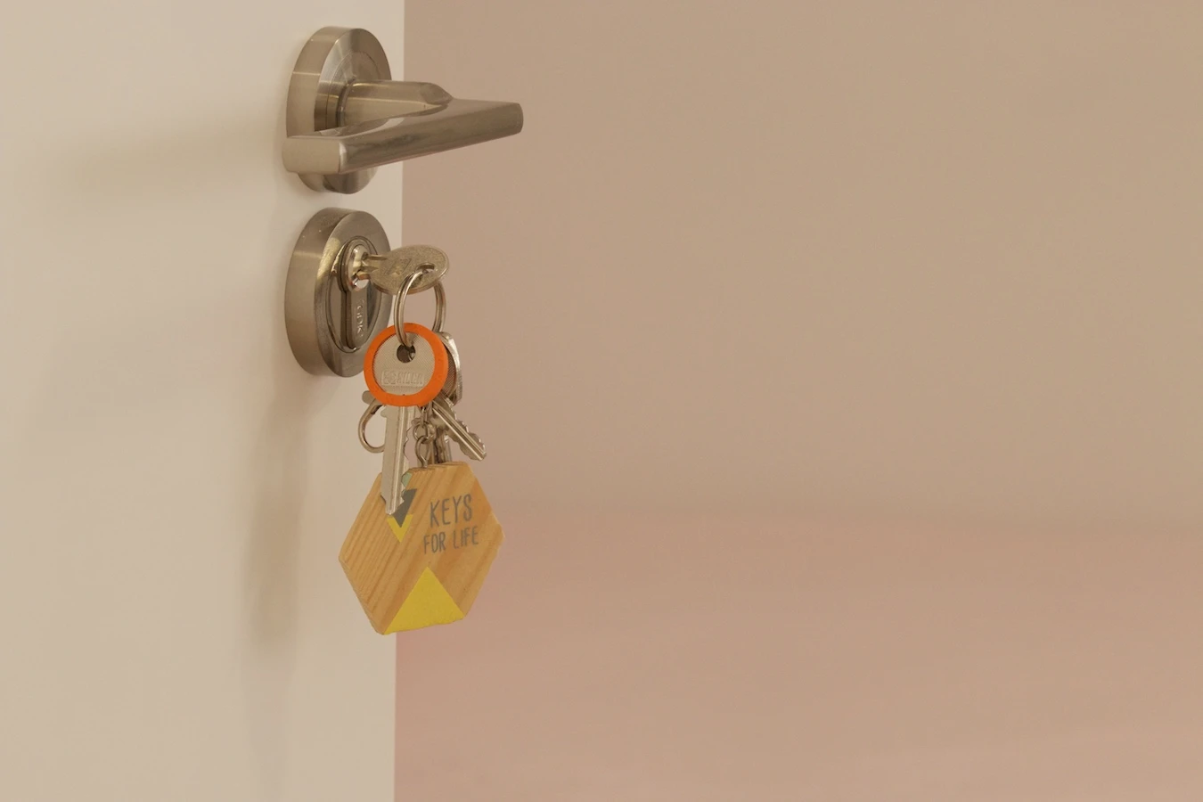 Poeta Andrés Cabrelles, 27 Habitación 4