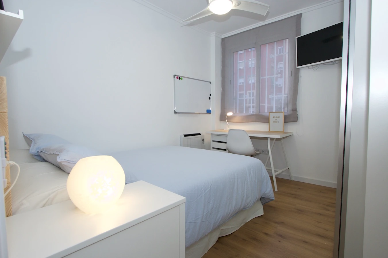 Poeta Andrés Cabrelles, 27 Habitación 1