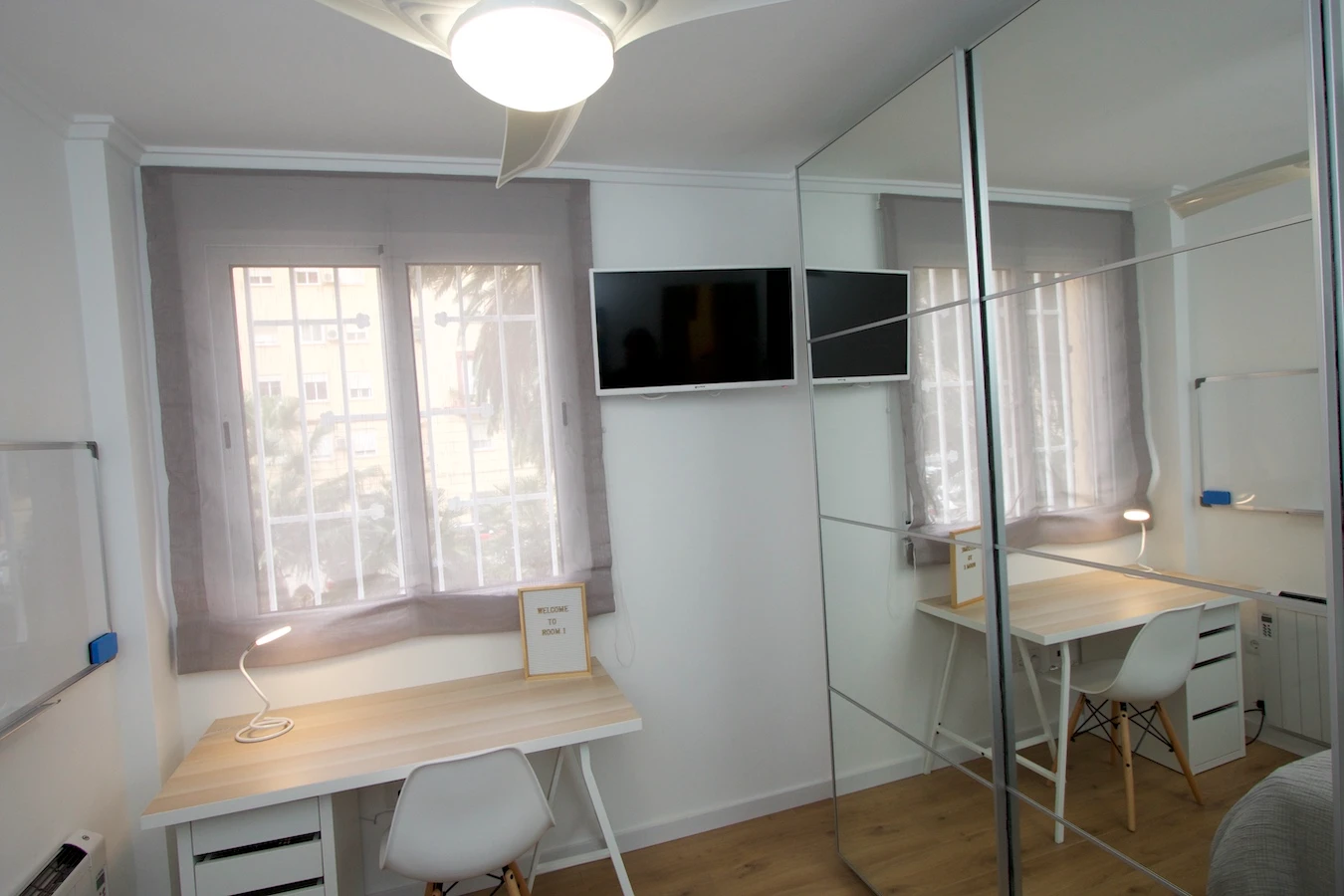 Poeta Andrés Cabrelles, 27 Habitación 1
