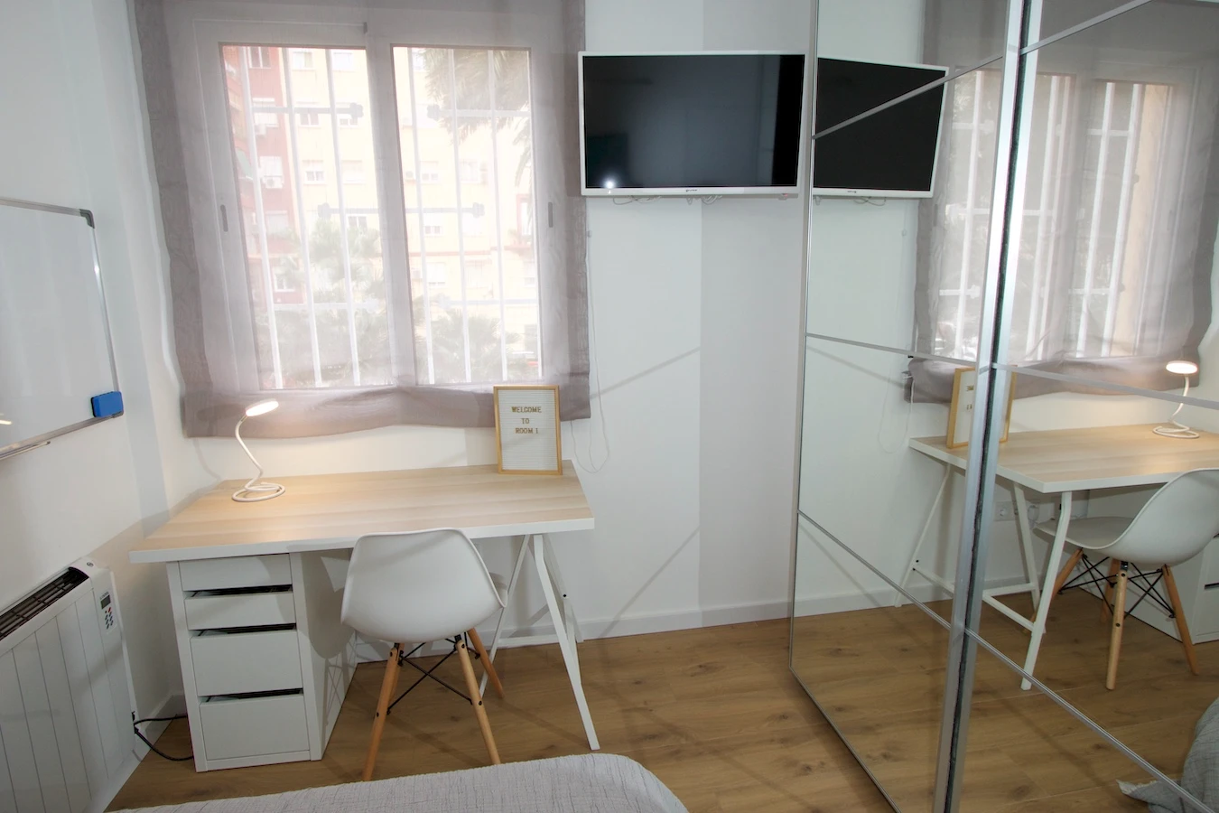 Poeta Andrés Cabrelles, 27 Habitación 1