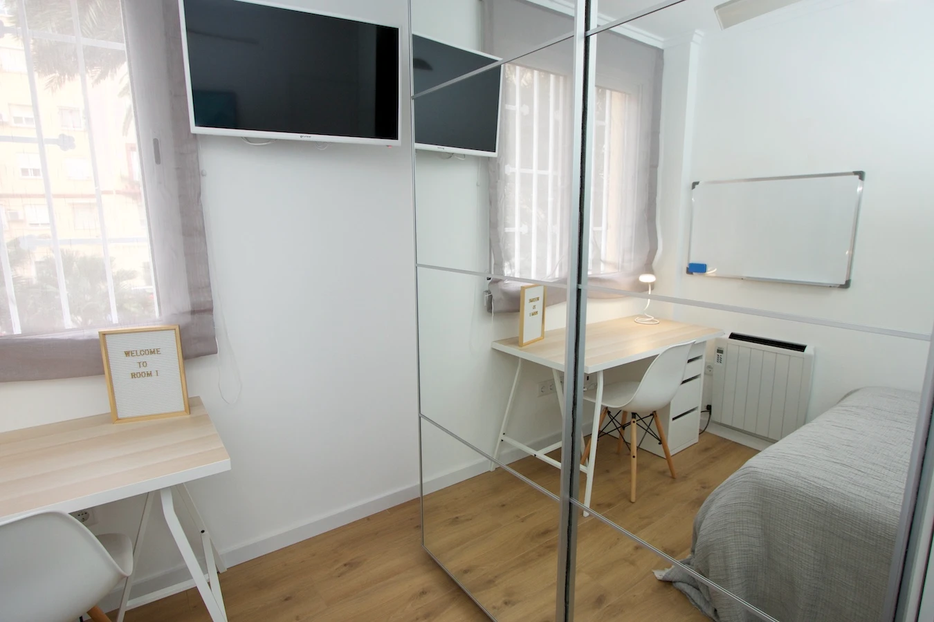 Poeta Andrés Cabrelles, 27 Habitación 1