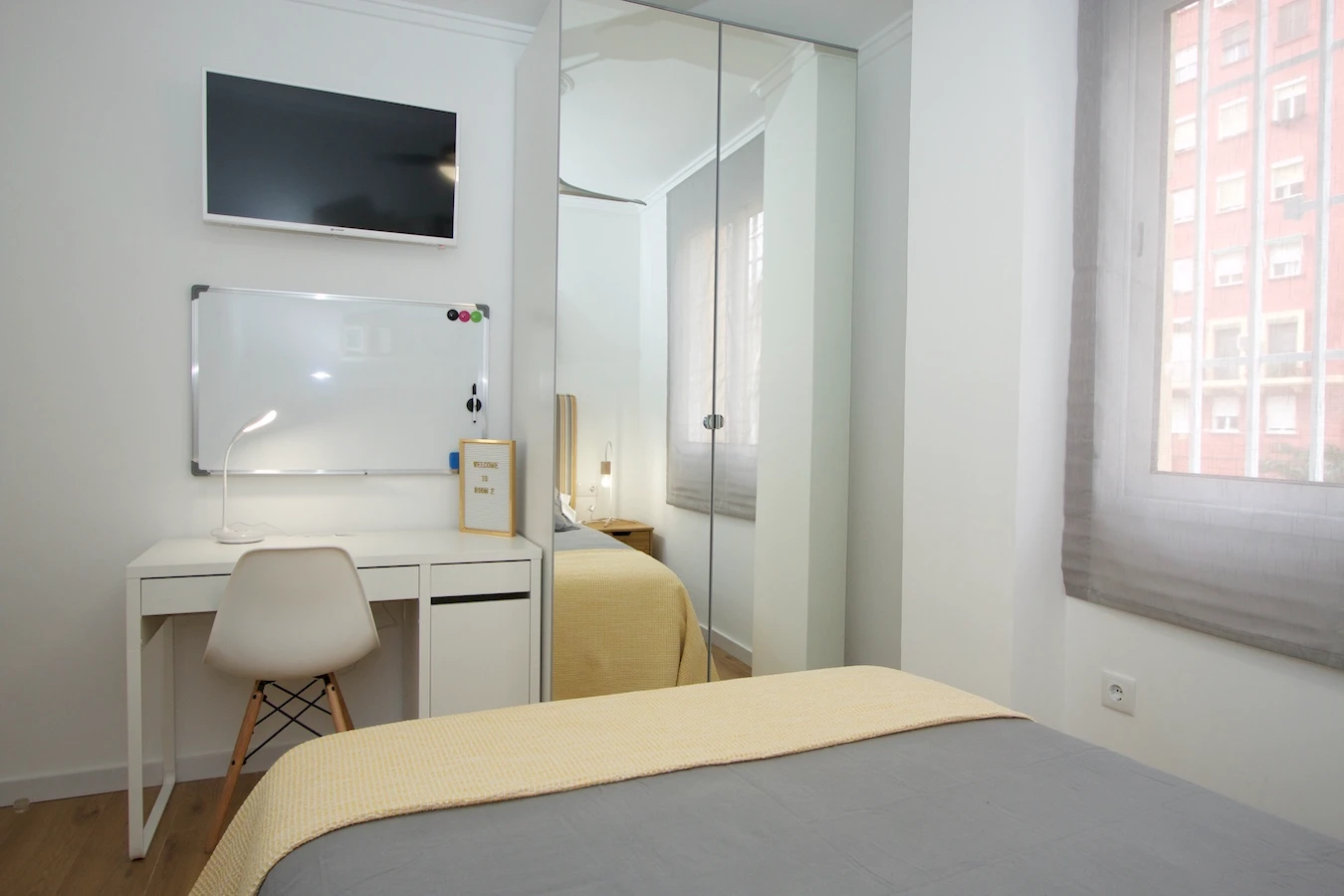 Poeta Andrés Cabrelles, 27 Habitación 2