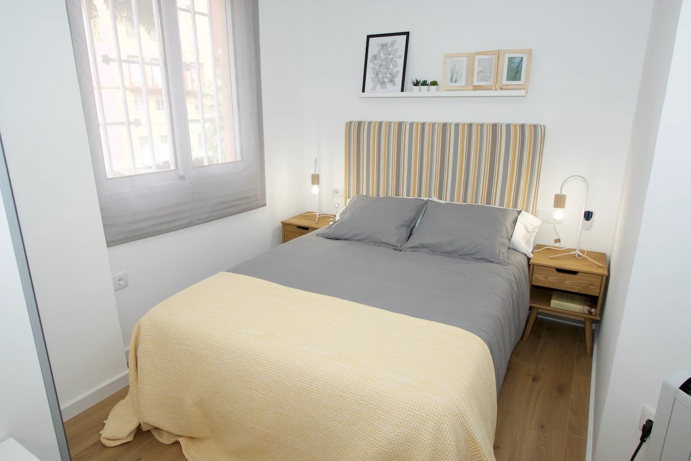 Poeta Andrés Cabrelles, 27 Habitación 2
