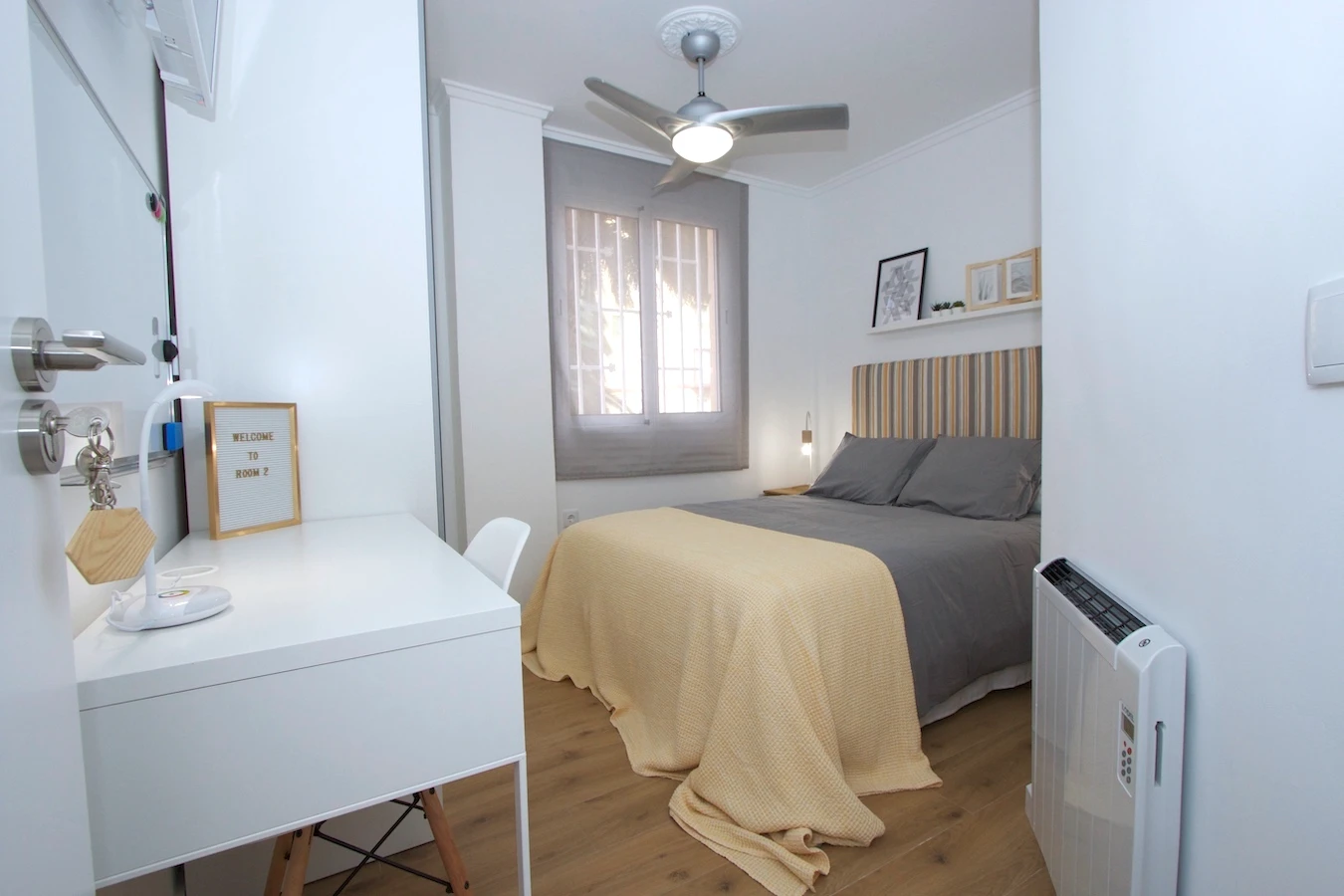 Poeta Andrés Cabrelles, 27 Habitación 2