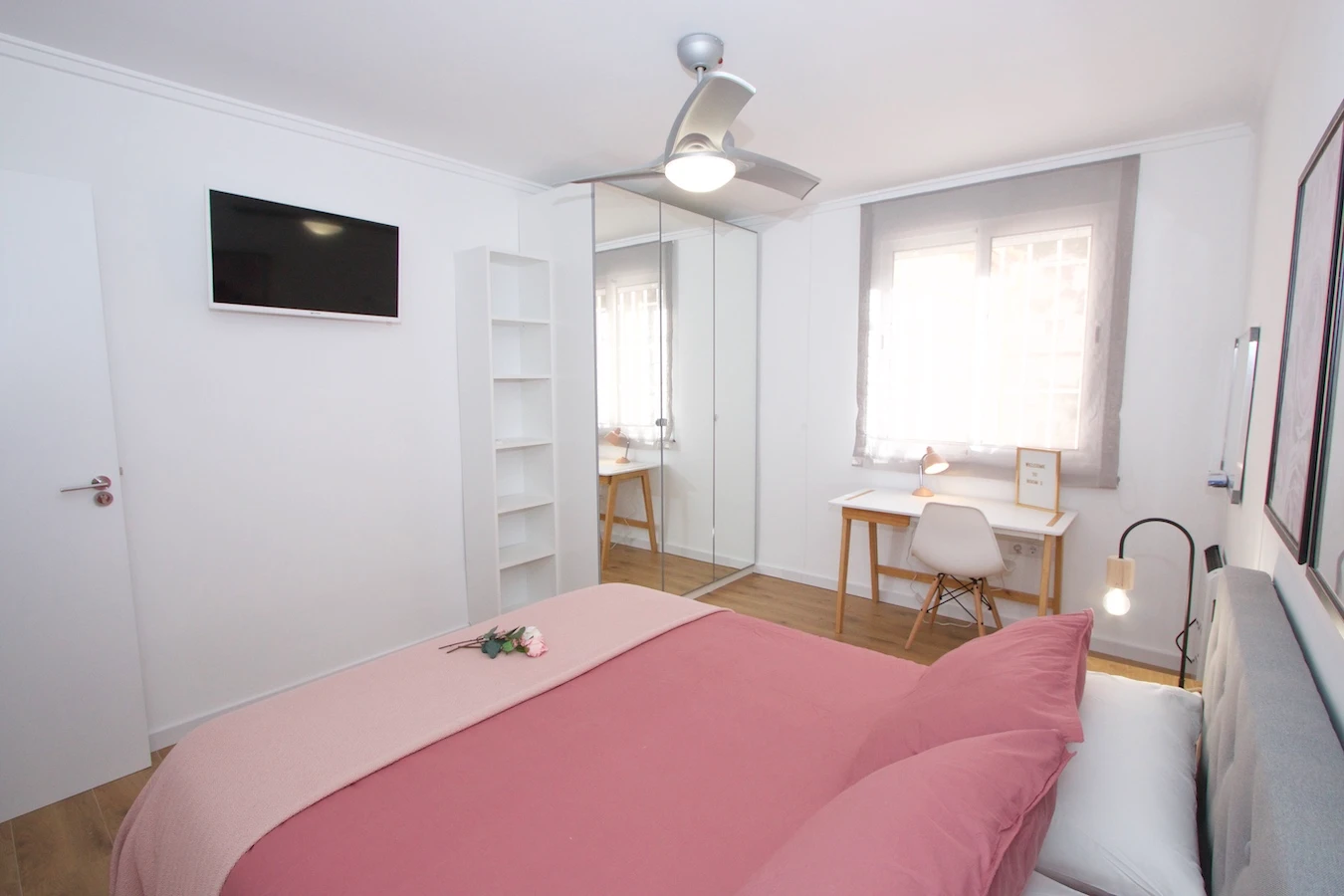 Poeta Andrés Cabrelles, 27 Habitación 3