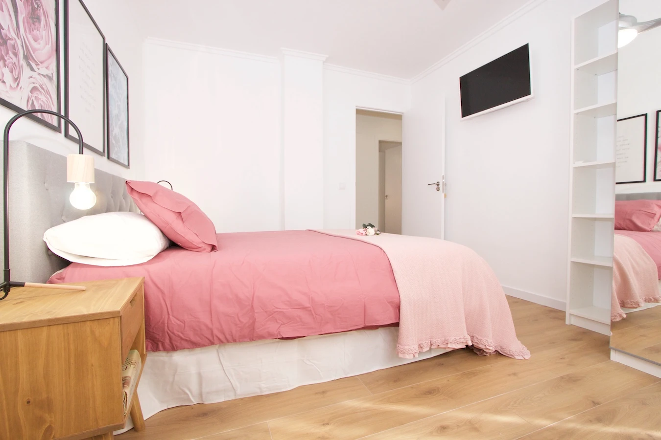 Poeta Andrés Cabrelles, 27 Habitación 3