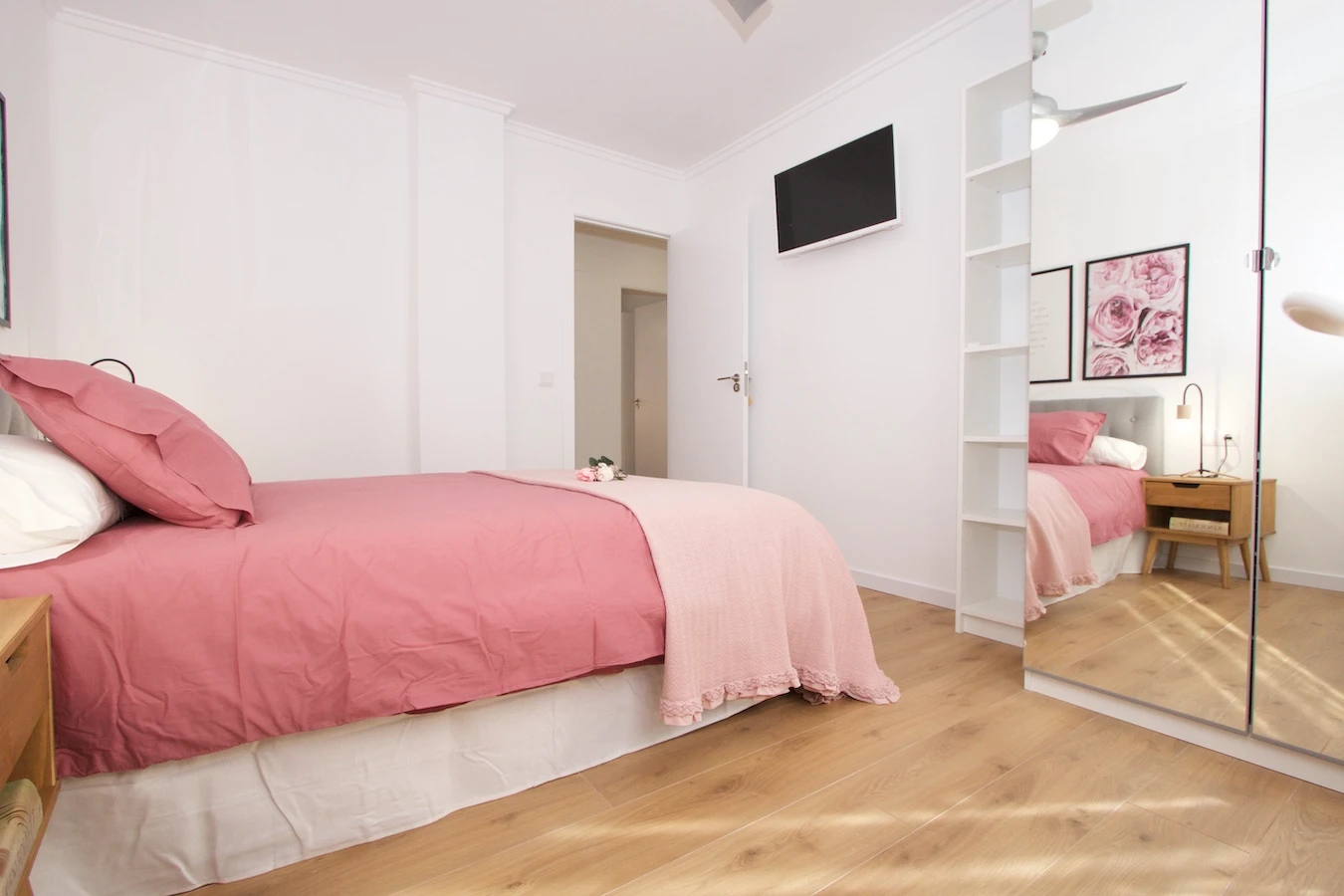 Poeta Andrés Cabrelles, 27 Habitación 3