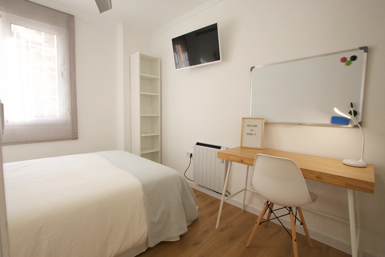 Poeta Andrés Cabrelles, 27 Habitación 5