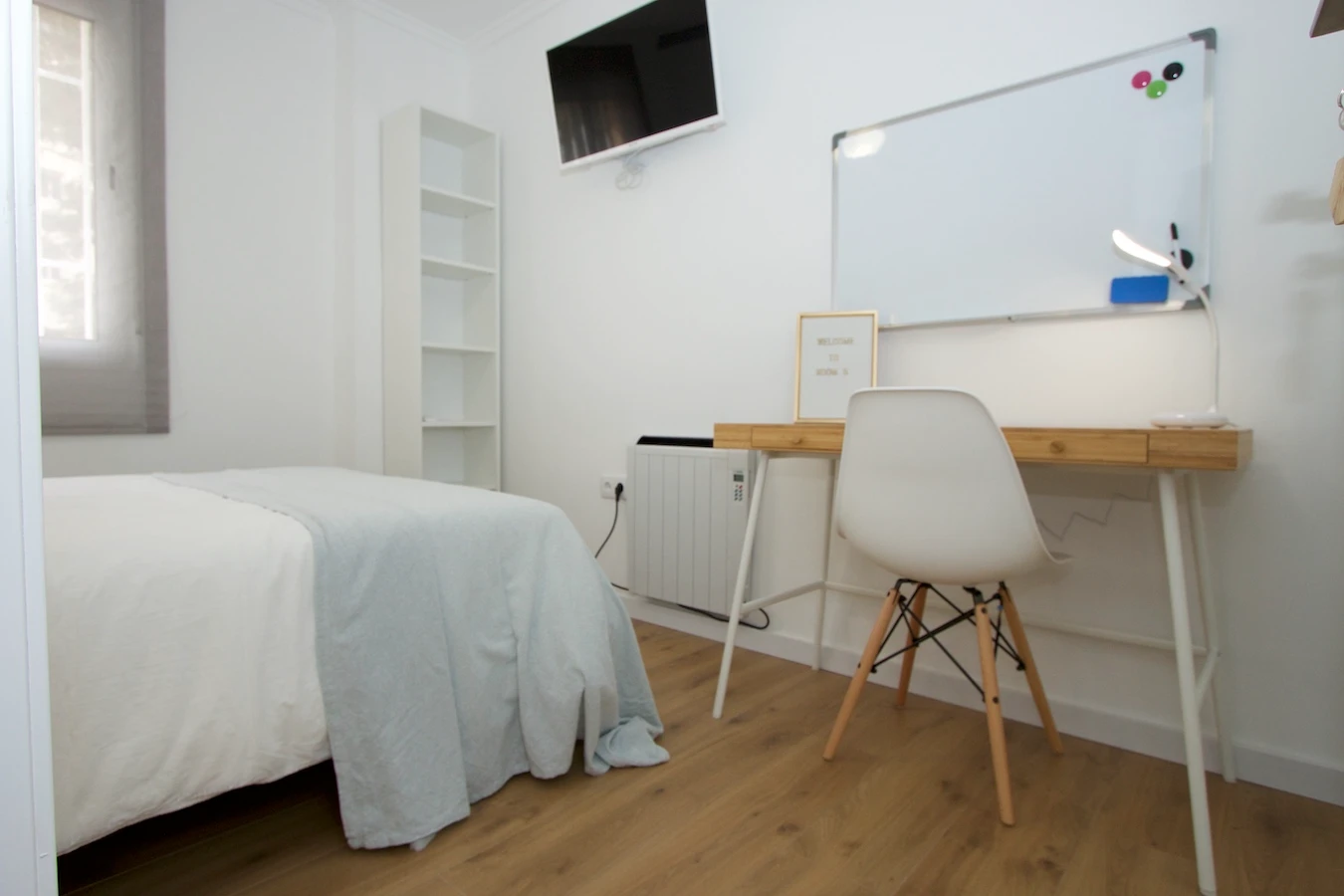 Poeta Andrés Cabrelles, 27 Habitación 5