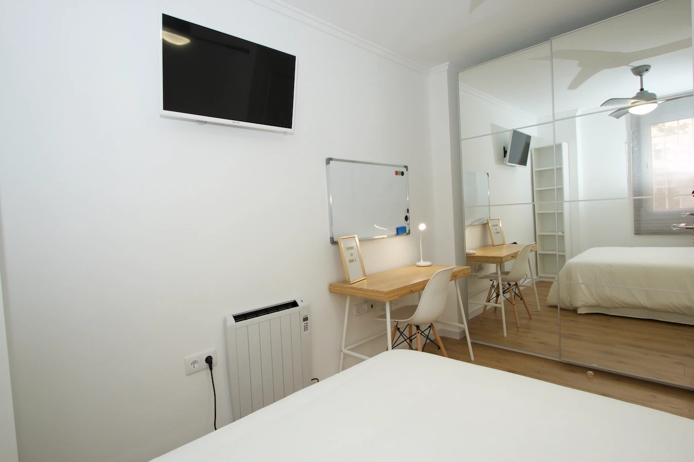 Poeta Andrés Cabrelles, 27 Habitación 5